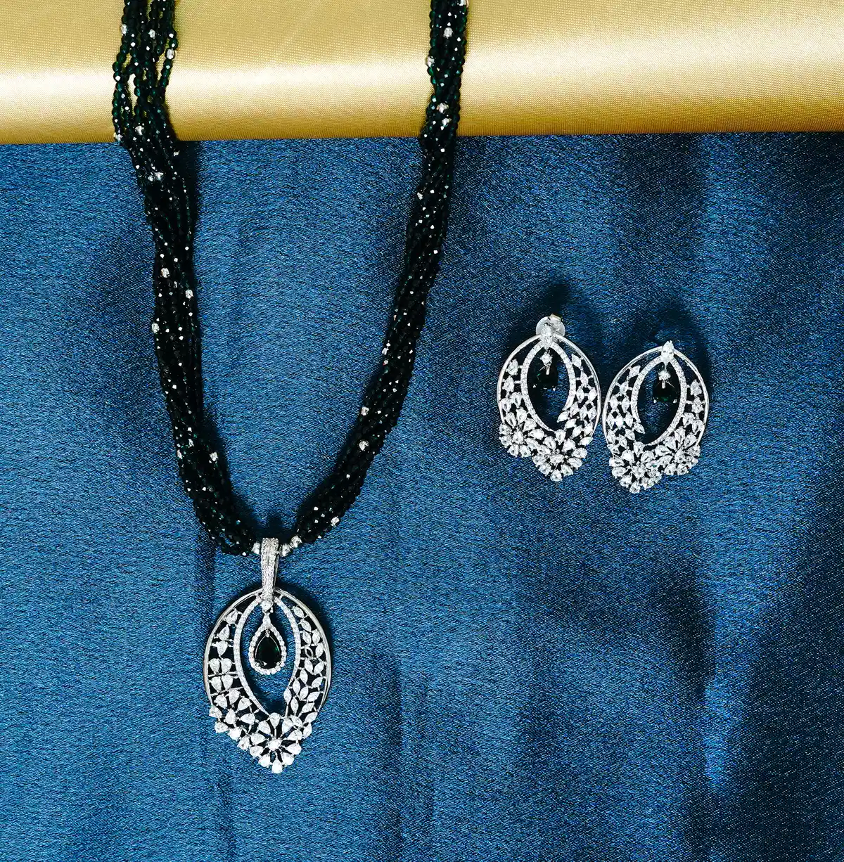 Aarohi Dewdrop Dori Set